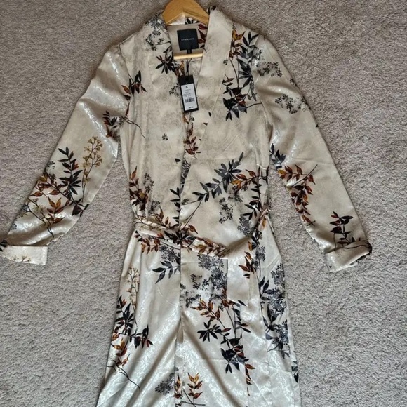 Brand New Kimono-style robe - Picture 1 of 3